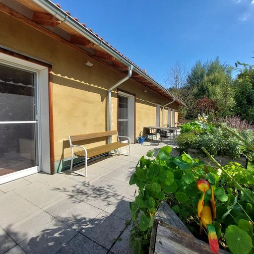 Südterrasse von allen Zimmern begehbar