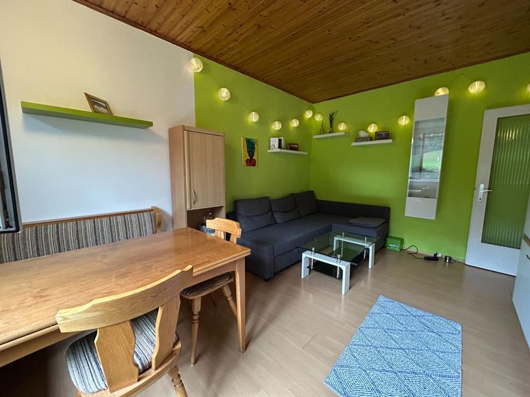 Küche mit Wohn-Essbereich