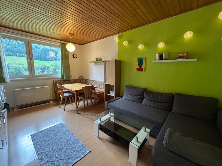 Küche mit Wohn-Essbereich