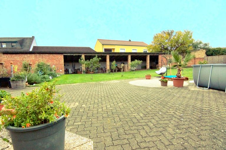 Gartenansicht-Abstellplatz