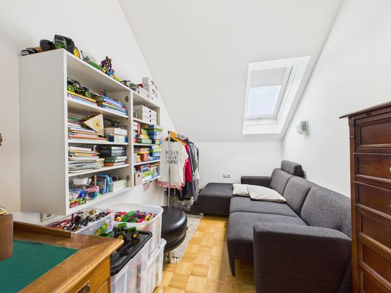 CAM04191G0-PR0058-STILL005