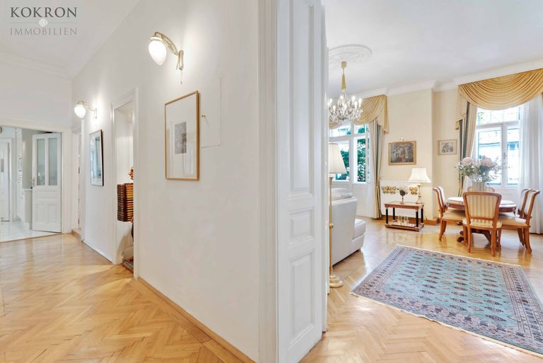 Der zentrale Gang verbindet alle Zimmer