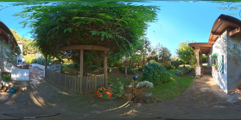 Eingang und Terrasse