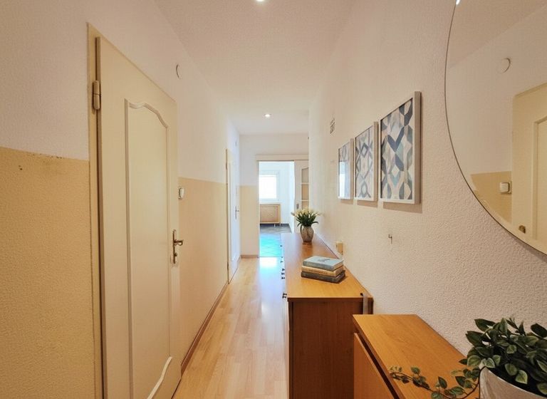 Vorraum /  KI-generierte Inhalte