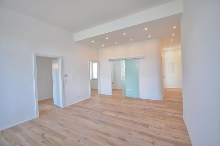 Wohnzimmer mit Küche