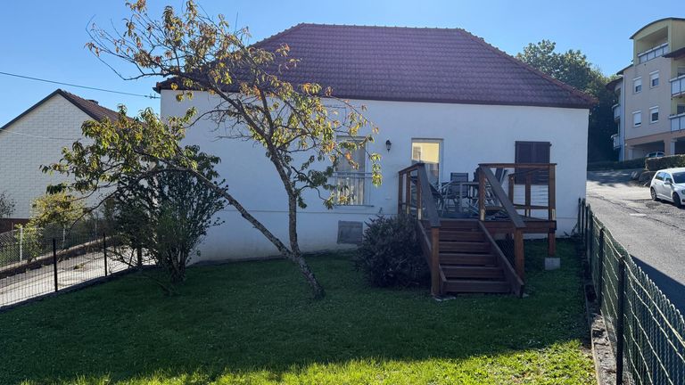 Terrasse mit Burgblick