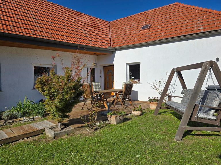 Terrasse beim Eingang