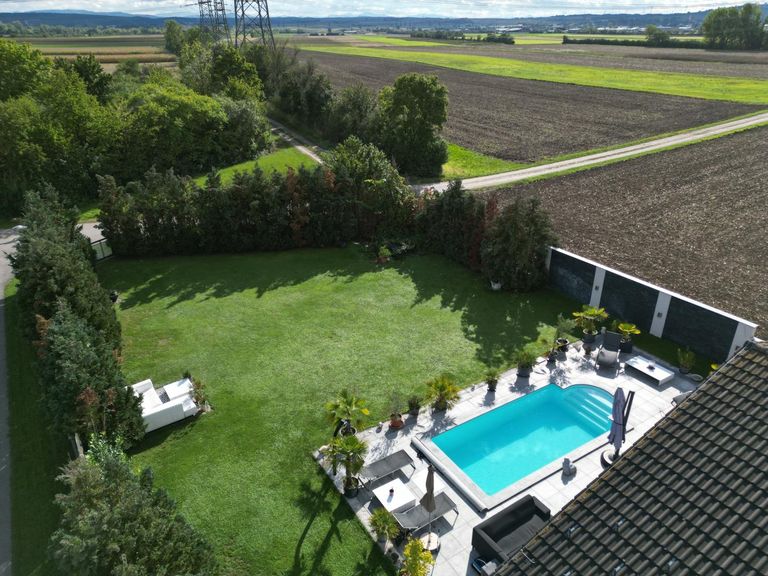 sonnige, ruhige Lage