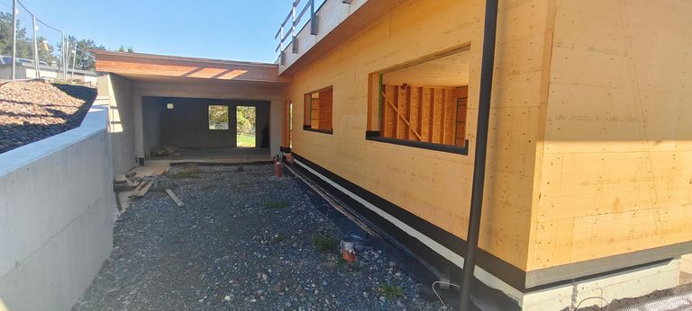 Außenansicht und Doppelgarage