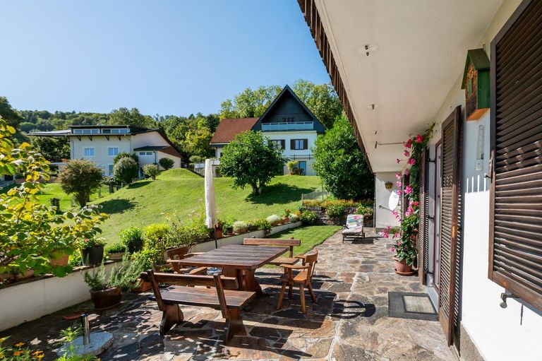 südseitige Terrasse