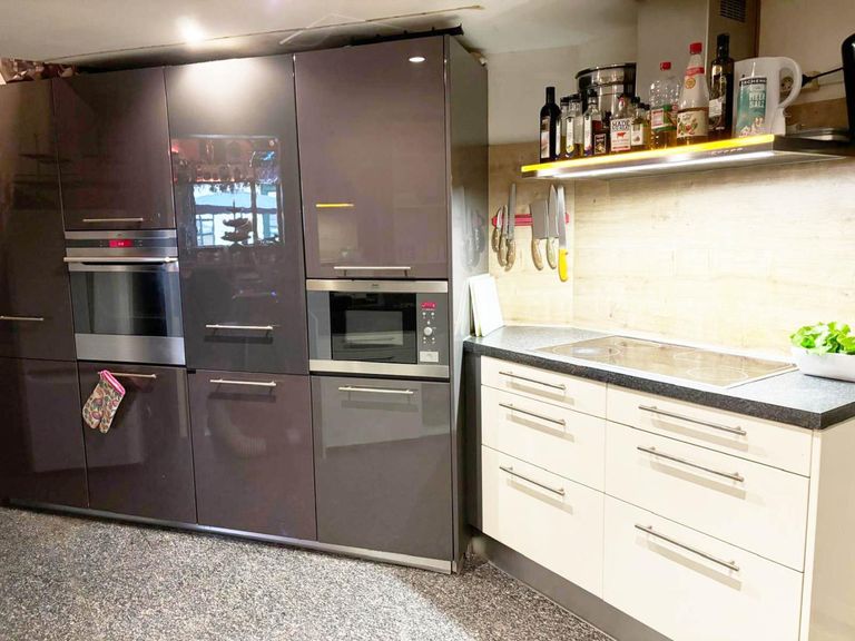 938466c2-6bed-41b1-887d-c17c41c64e8b