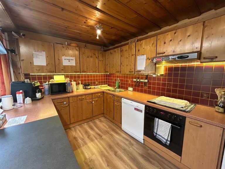 Wohn-Essbereich mit Küche im OG