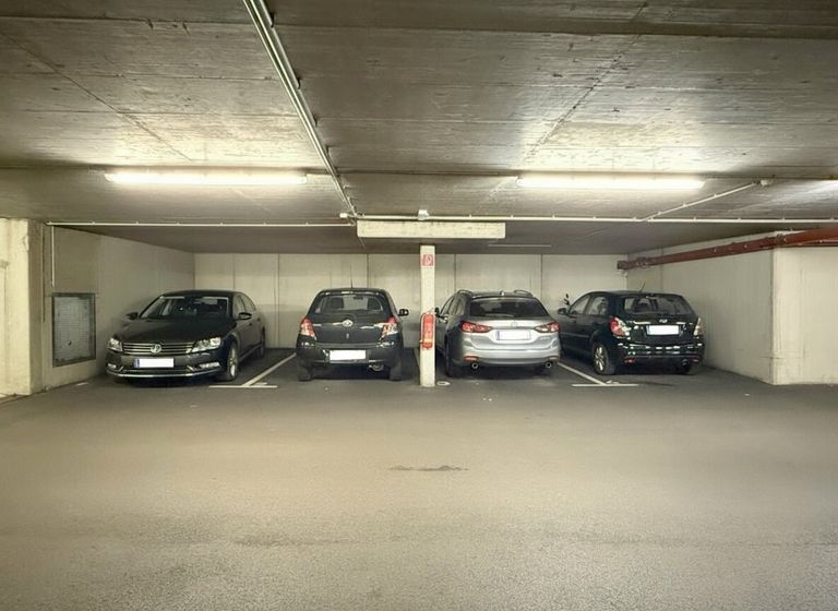 Garage mit 2 Stellplätzen