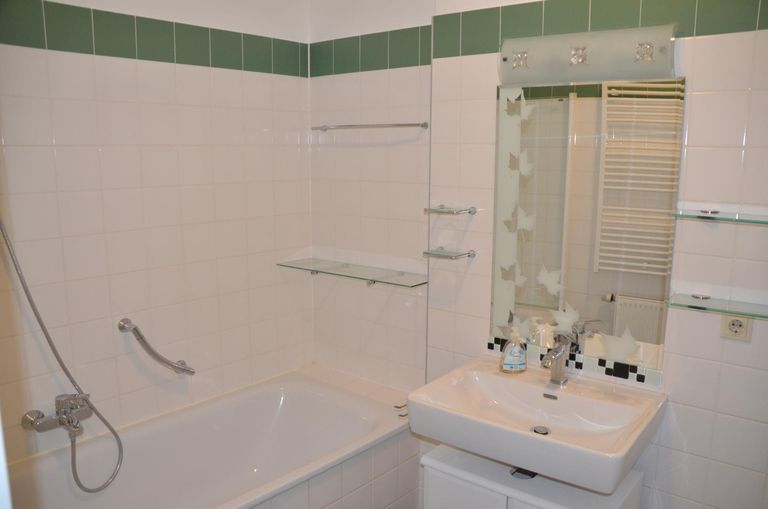 Badezimmer Ansicht 1