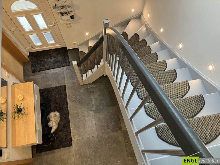 Eingangsbereich und Stiegenhaus