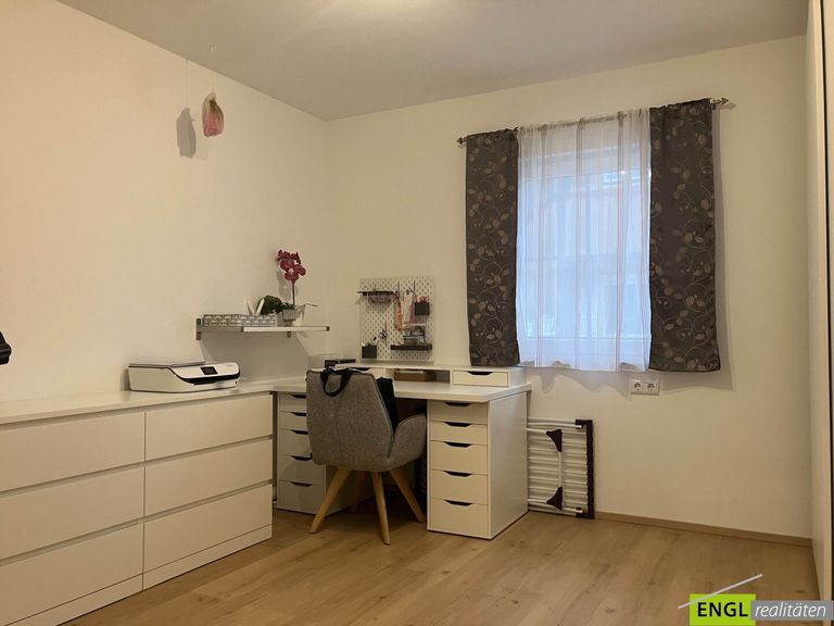 Büro-Zimmer im Erdgeschoss