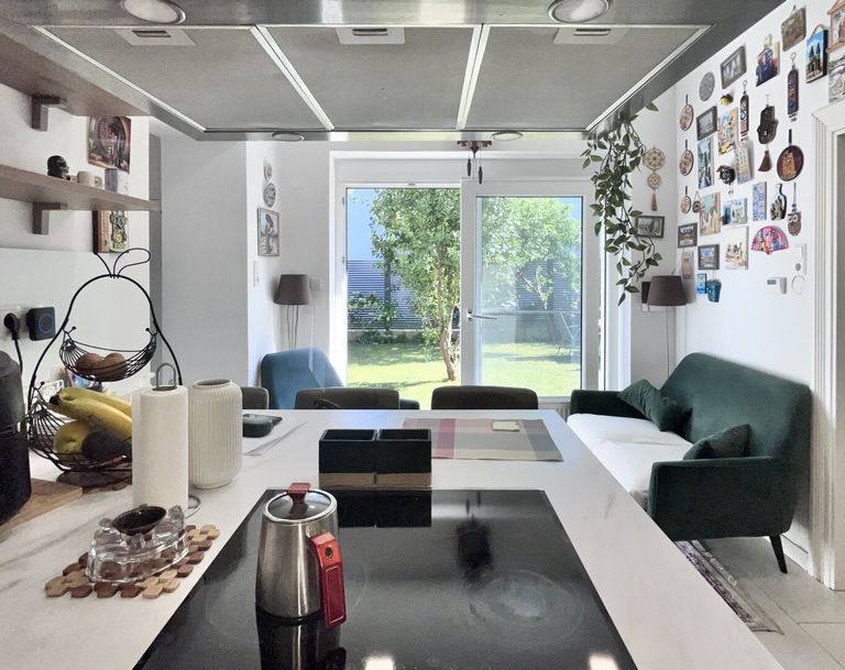 Loungebereich und Küche