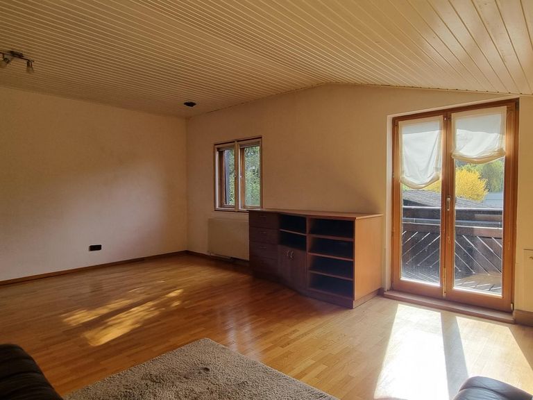 Zimmer 4, DG
