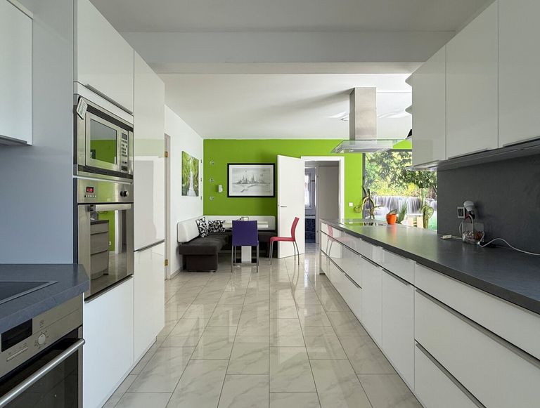 mit kleinem Essplatz