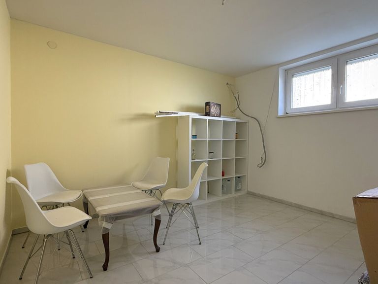 weiteres Zimmer im Untergeschoss