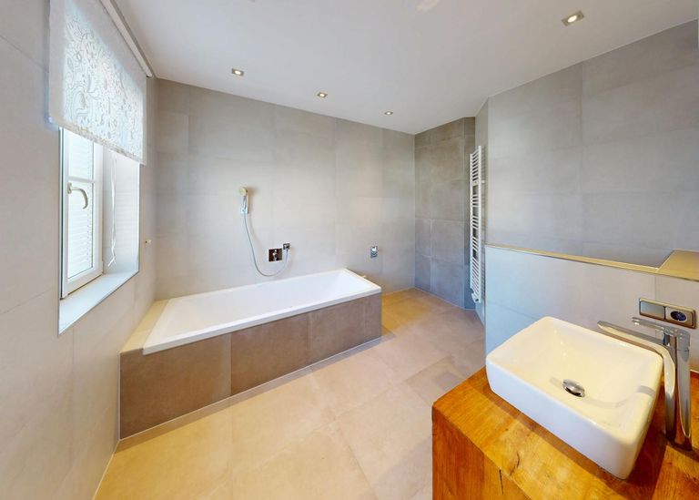 Landeck - Wohnung - Badezimmer I