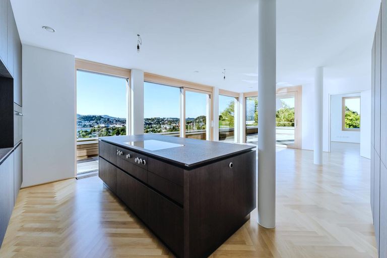 Wohnzimmer mit Wohnküche