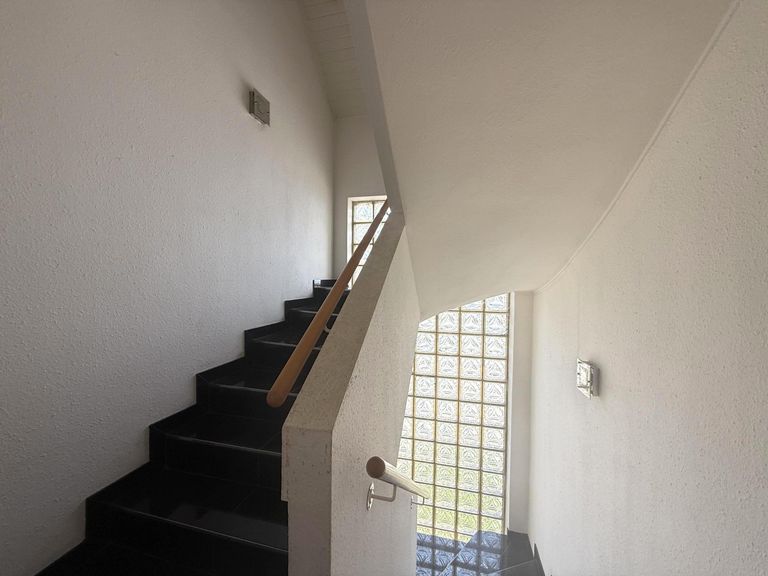 Stiegenhaus, Aufgang ins DG