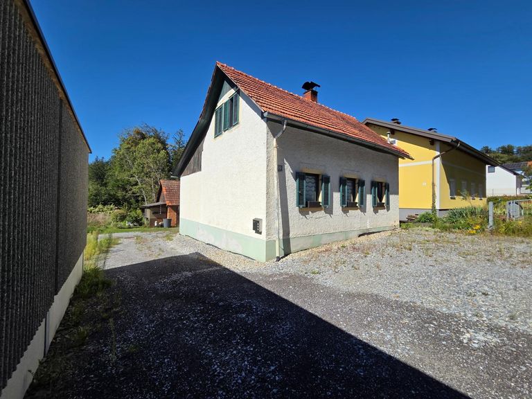 Haus mit Zufahrt