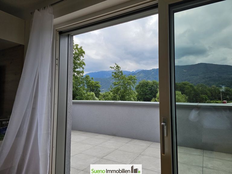 Große Türe mit Ausgang Dachterrasse