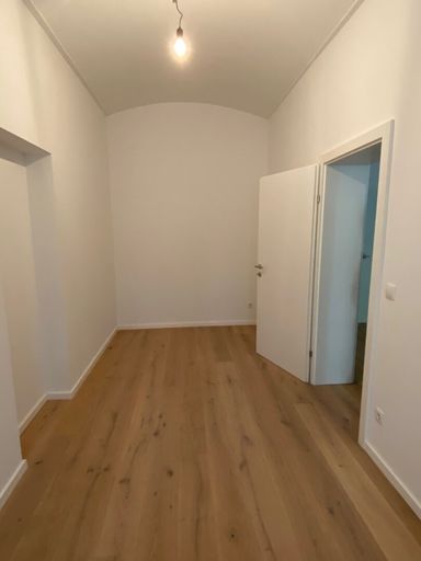 Schlafraum - Kleines neu renoviertes 2 Zimmer Wohnatelier/Loft Kauf 15. Bezirk Wien