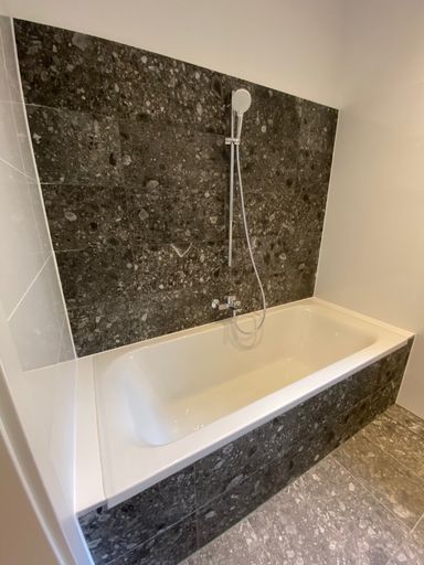 Badezimmer - Kleines neu renoviertes 2 Zimmer Wohnatelier/Loft Kauf 15. Bezirk Wien