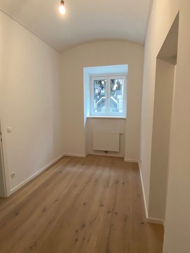 Schlafraum - Kleines neu renoviertes 2 Zimmer Wohnatelier/Loft Kauf 15. Bezirk Wien