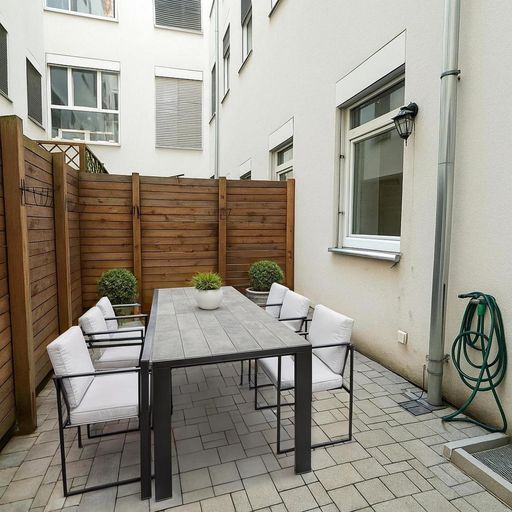 Terrasse (virtuell eingerichtet)