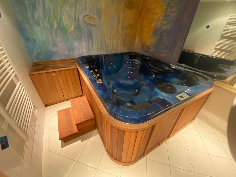 33 Whirlpool UG