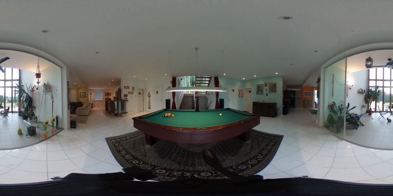 2 Erdgeschoß-Wohnraum 1 Mitte