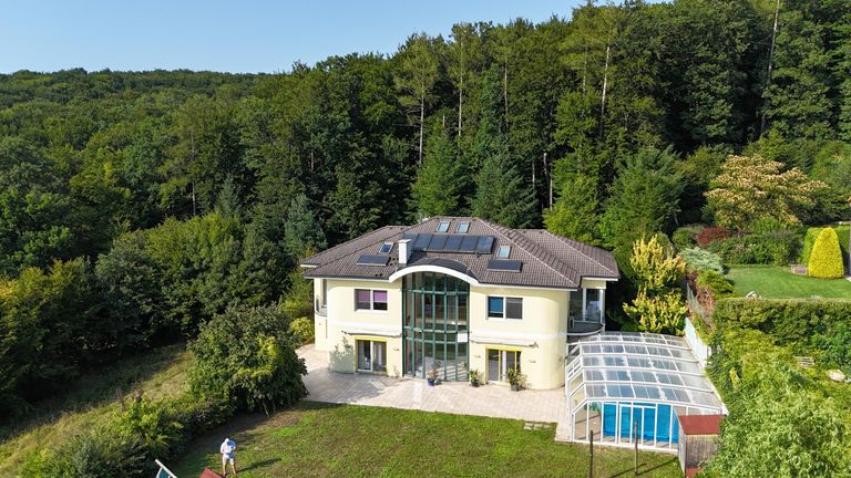 01 Villa mit Wald Gablitz