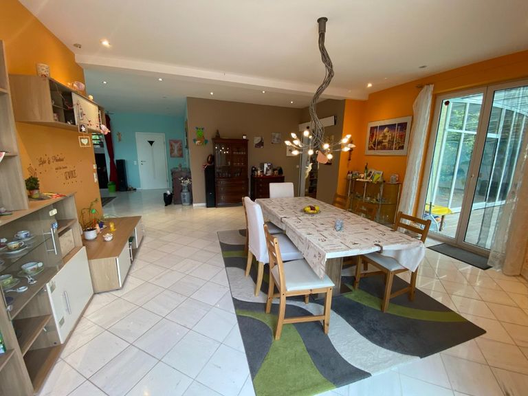 14 Wohnzimmer 1 Eßbereich  EG