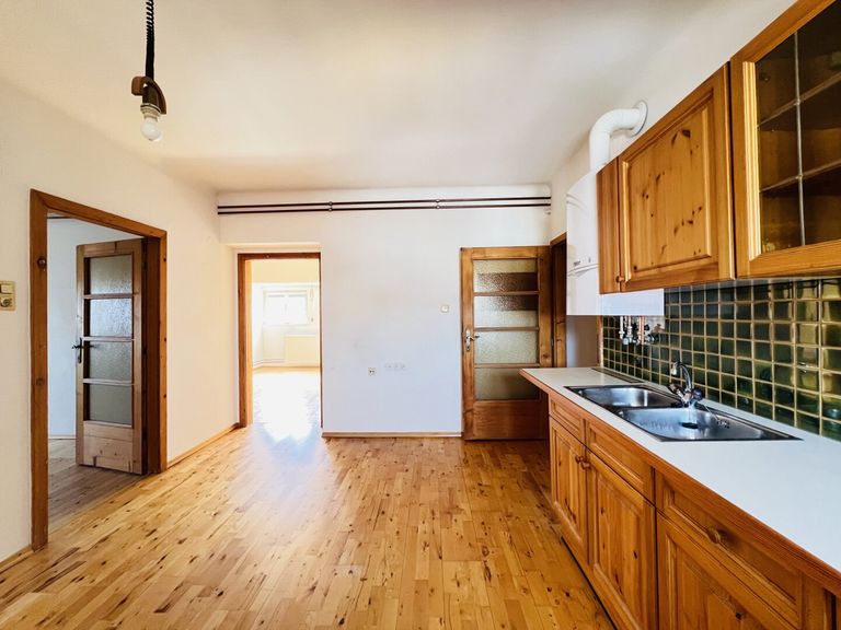 Küche und Essbereich