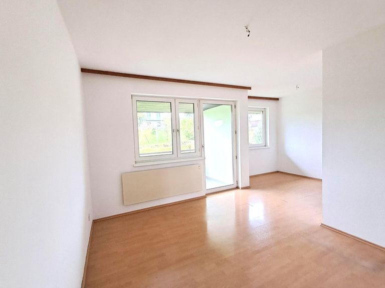 Wohn- Esszimmer - Ausgang Loggia