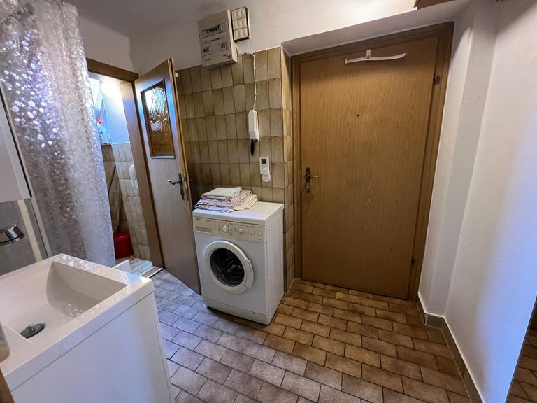 Badezimmer Ansicht 1