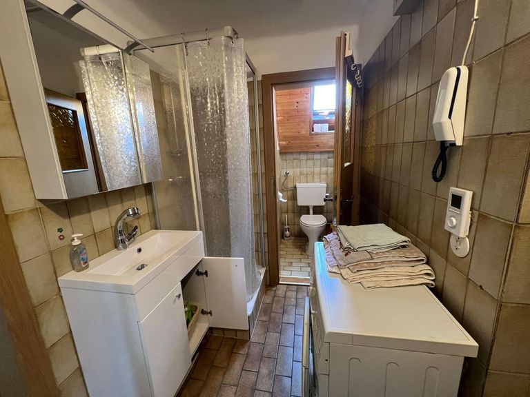 Badezimmer Ansicht 2