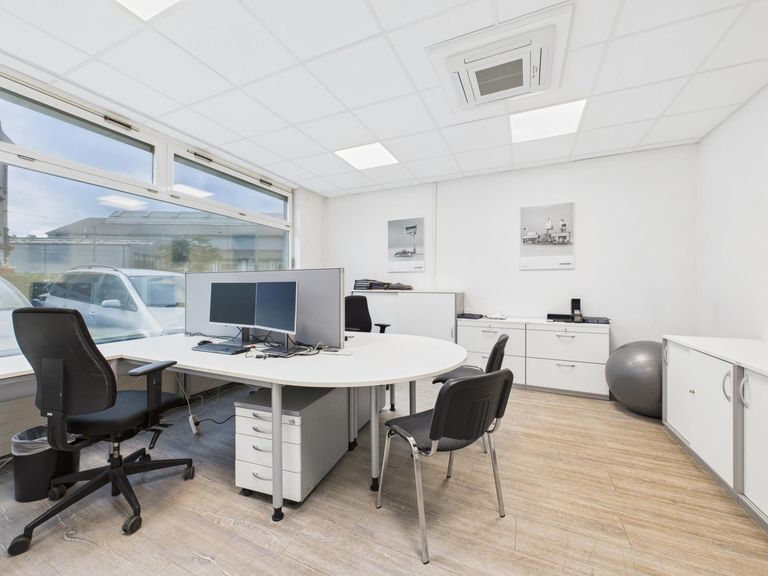 CAM04191G0-PR0062-STILL002