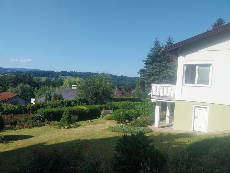 Blick vom Saunastüberl in den Garten