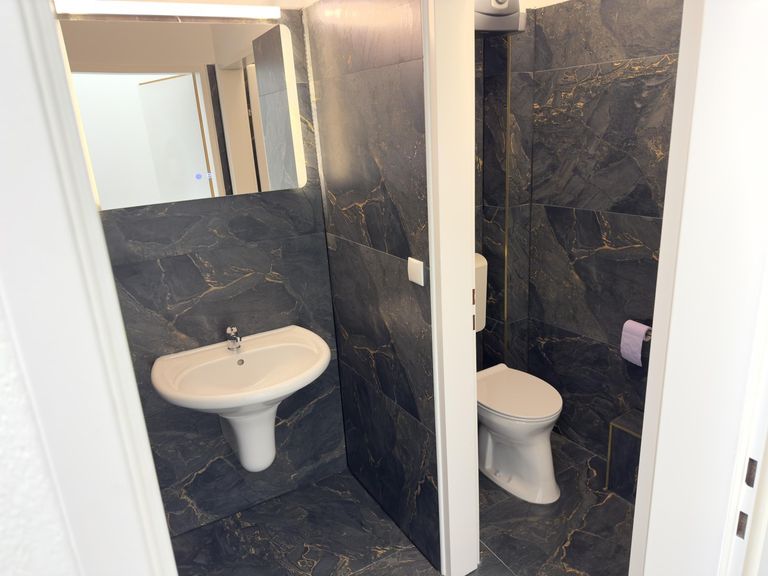 16 WC