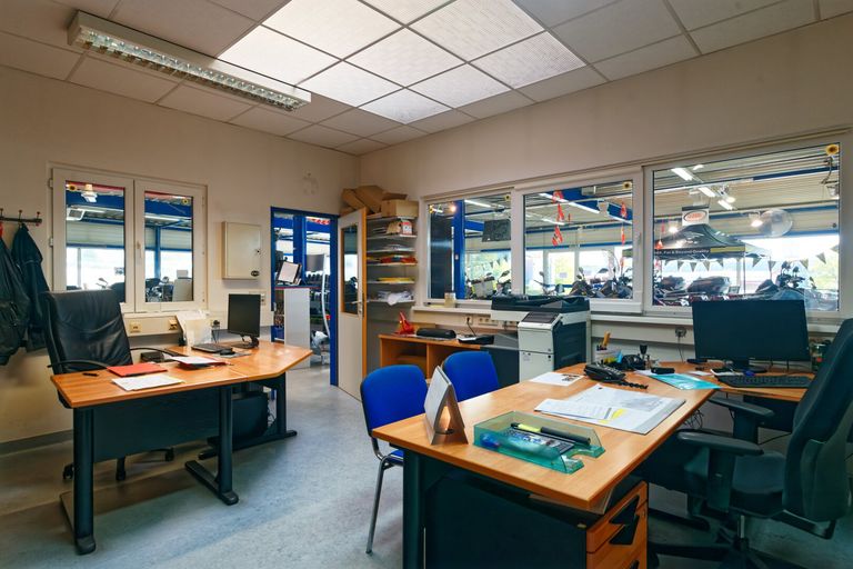 Büro 1 Zweirad-Center