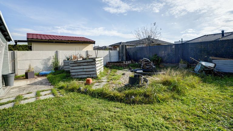 Kleiner Teich (linkes Eck Grundstück)