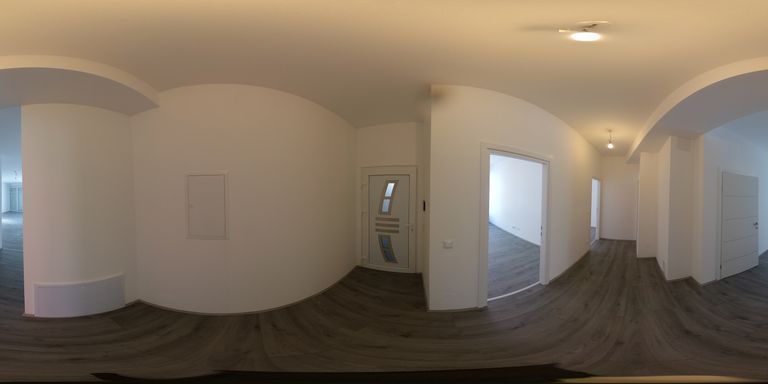 R0010957