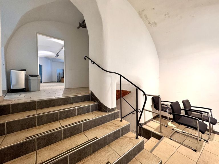 Treppe zu Verkaufsraum 2