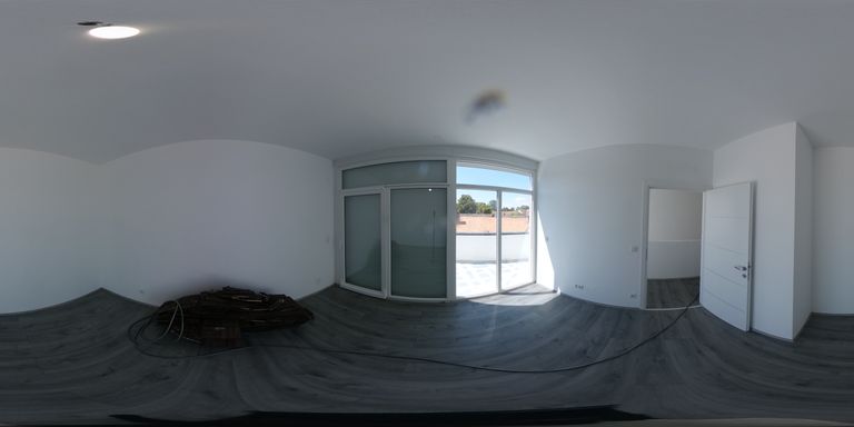 R0011022