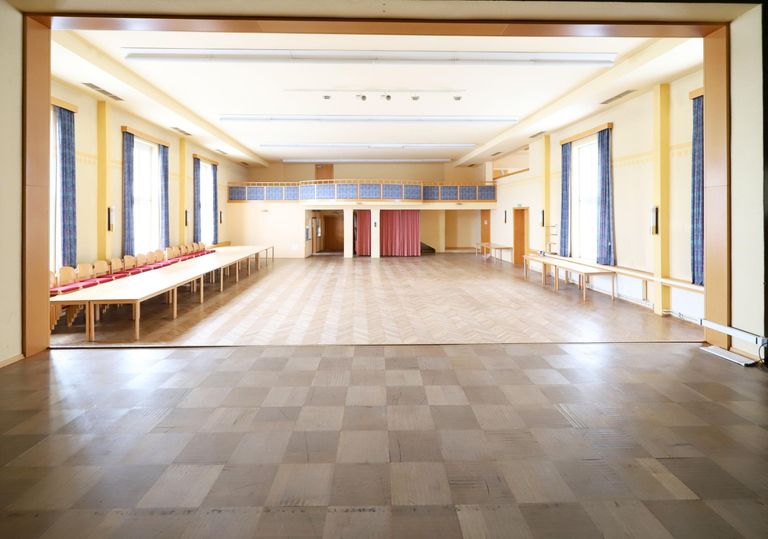 Bühne u. Saal